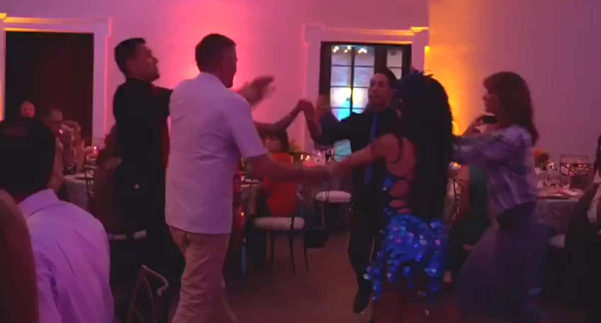 Salsa freestyle with Choreo and Crowd